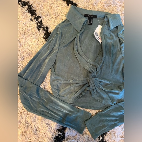 Forever 21 long sleeve sheer blouse. Size Medium. New with tags. - Picture 2 of 5